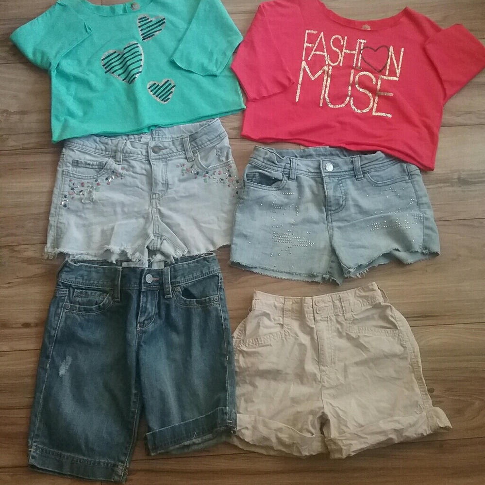 🔥BUNDLE🔥4pairs of shorts and 2tops